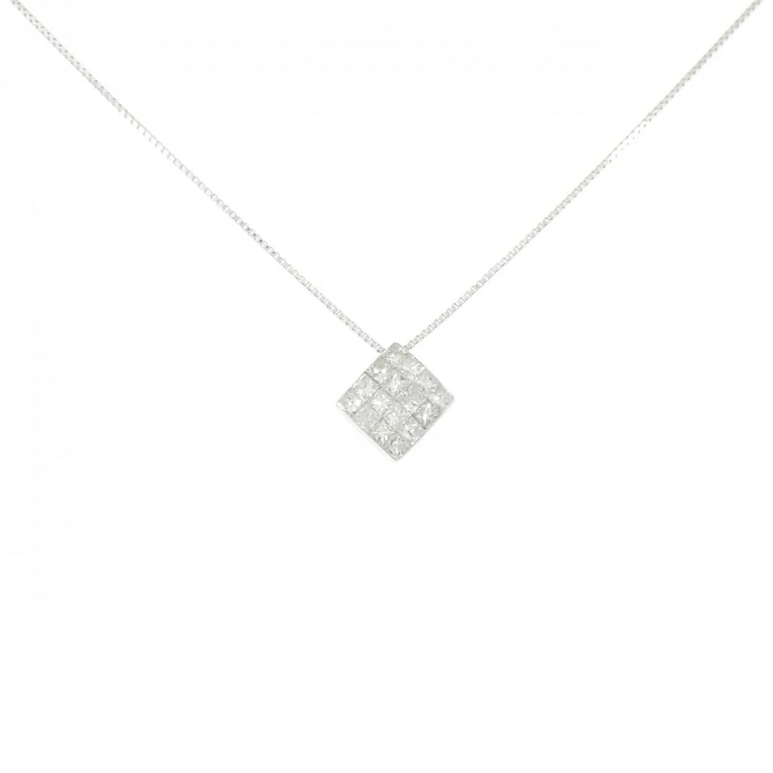 K18WG DIAMOND NECKLACE: K18WG Diamond Necklace Brand: Unbranded Type/Style: Diamond Necklace Material: K18WG, Color: WG Size: Size Length 45cm Accessories: None Accessories Notice: When purchasing pre-owned goods, please