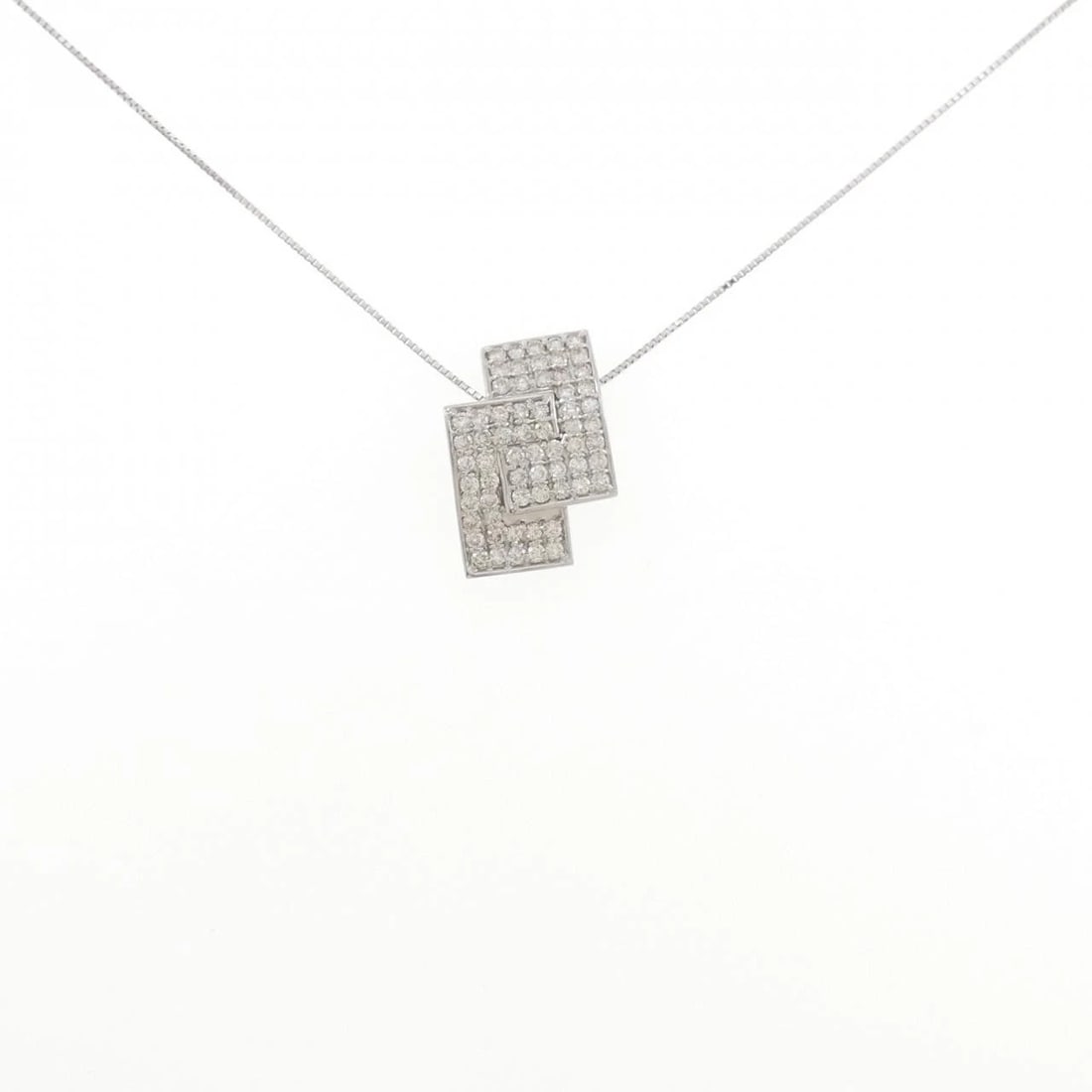 K18WG DIAMOND NECKLACE: K18WG Diamond Necklace Brand: Unbranded Type/Style: Diamond Necklace Material: K18WG, Color: WG Size: Size Length 45cm Accessories: None Accessories Notice: When purchasing pre-owned goods, please
