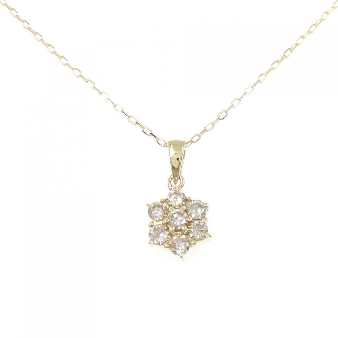 K18YG FLOWER DIAMOND NECKLACE: K18YG Flower Diamond Necklace Brand: Unbranded Type/Style: Diamond Necklace Material: K18YG, Color: YG Size: Size Length 45cm Accessories: None Accessories Notice: When purchasing pre-owned goods,