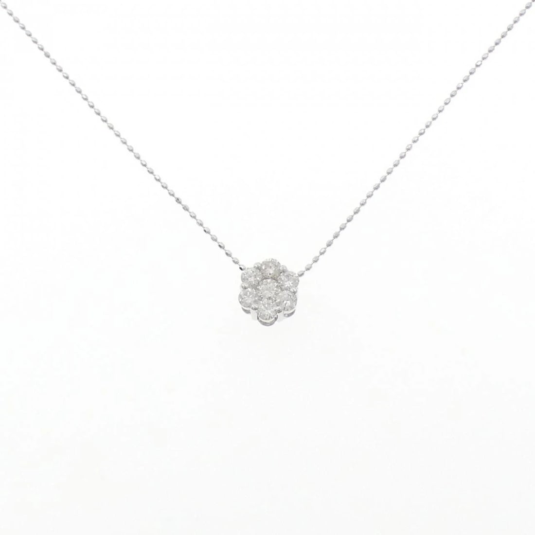 K18WG FLOWER DIAMOND NECKLACE: K18WG Flower Diamond Necklace Brand: Unbranded Type/Style: Diamond Necklace Material: K18WG, Color: WG Size: Size Length 40cm Accessories: None Accessories Notice: When purchasing pre-owned goods,