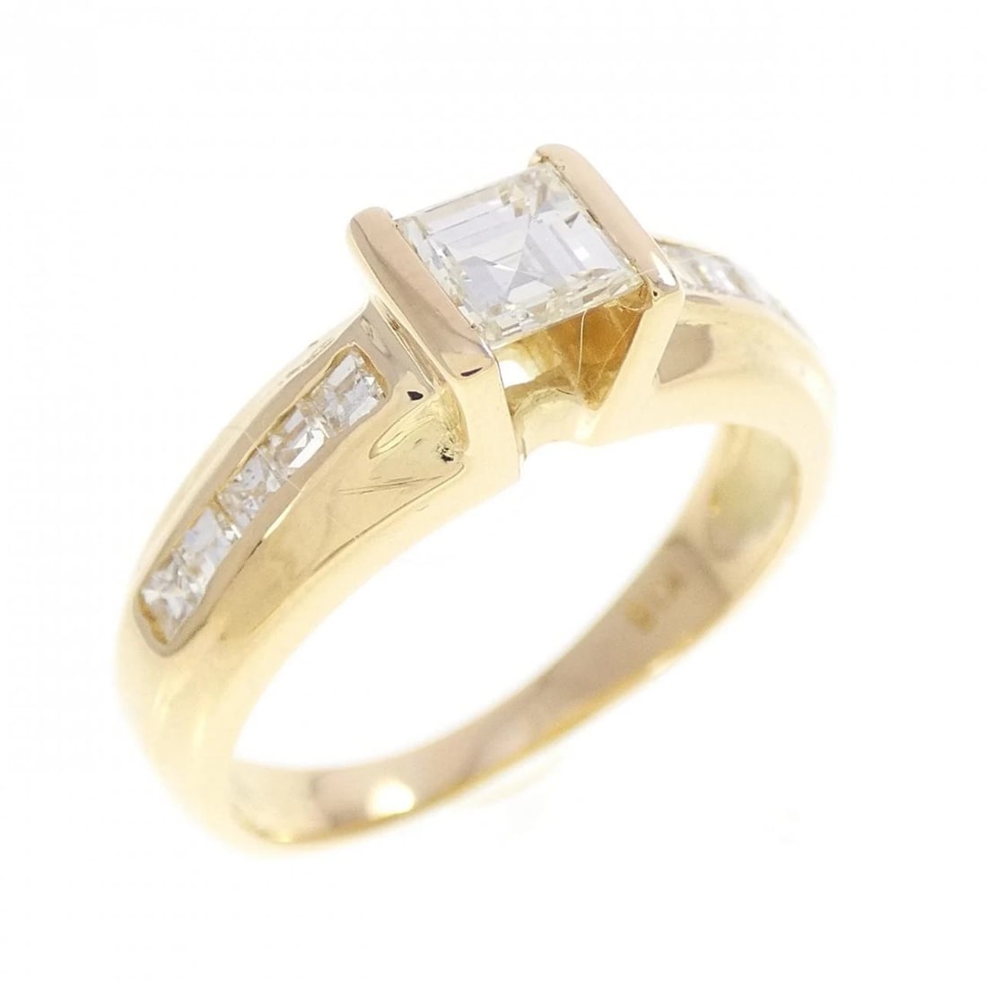 K18YG DIAMOND RING: K18YG Diamond Ring Brand: Unbranded Type/Style: Diamond Ring Material: K18YG, Color: YG Size: US5 Accessories: None Accessories Notice: When purchasing pre-owned goods, please refer to the photos of