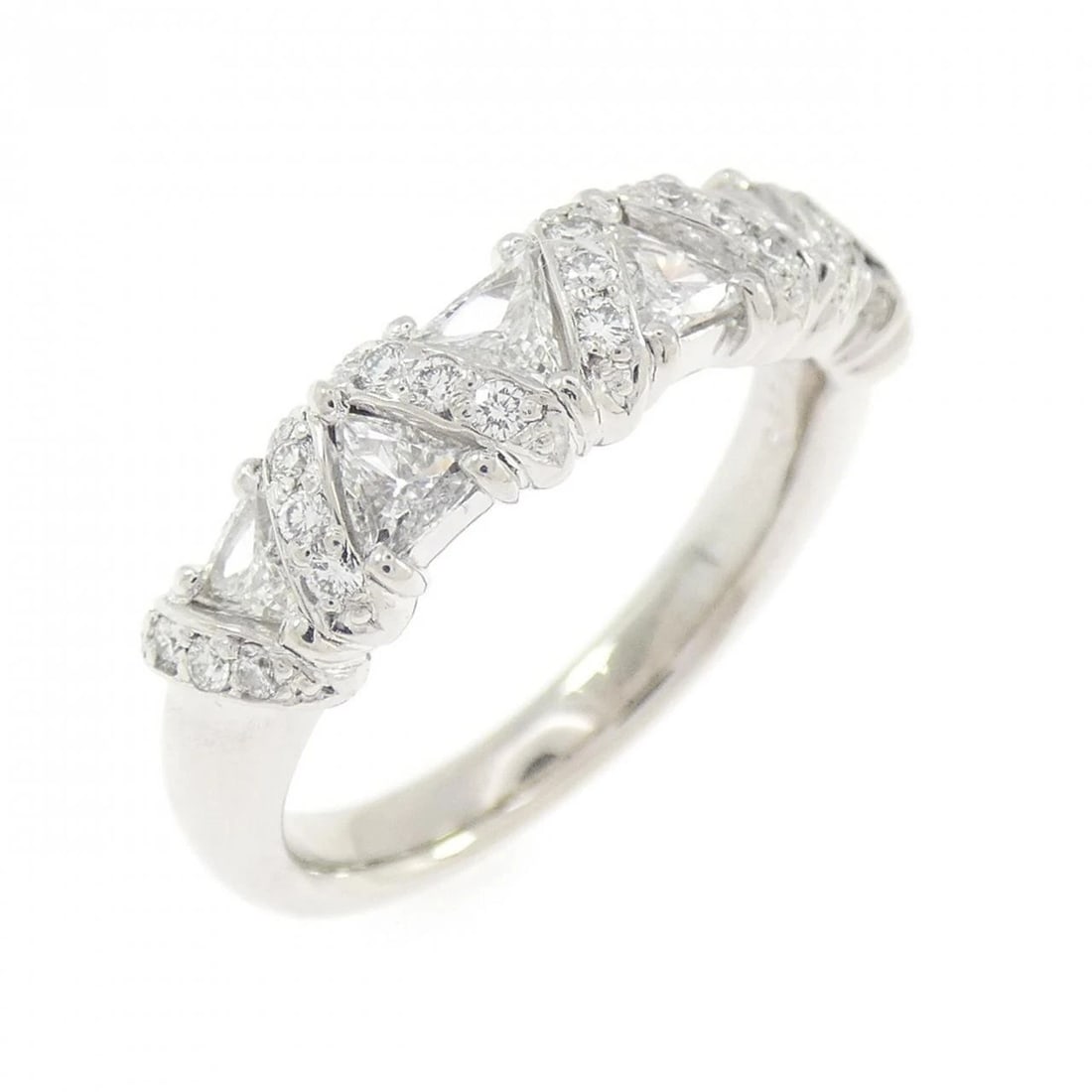 PT900 DIAMOND RING: PT900 Diamond Ring Brand: Unbranded Type/Style: Diamond Ring Material: PT900, Color: PT Size: US5 3/4 Accessories: None Accessories Notice: When purchasing pre-owned goods, please refer to the photos