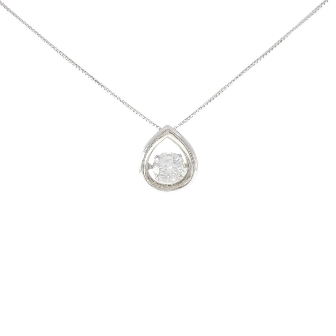 PT900/PT850 DIAMOND NECKLACE: PT900/PT850 Diamond Necklace Brand: Unbranded Type/Style: Diamond Necklace Material: PT900/PT850, Color: PT Size: Size Length 45cm Accessories: None Accessories Notice: When purchasing pre-owned