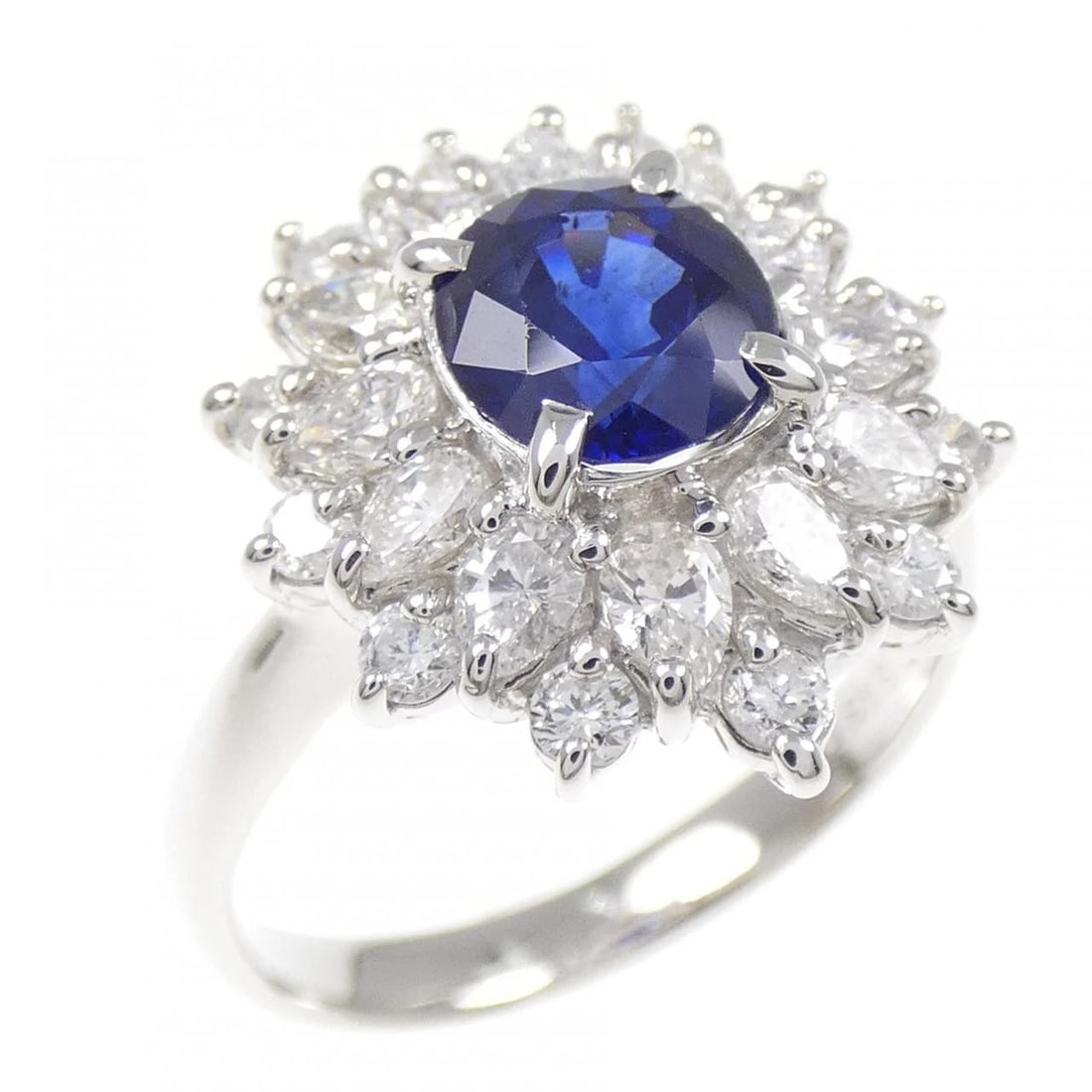 PT900 SAPPHIRE RING: PT900 Sapphire Ring Brand: Unbranded Type/Style: Sapphire Ring Material: Platinum900, Main Stone Sapphire Color: Does Not Apply Size: US6 1/4 Accessories: None Accessories Notice: When purchasing