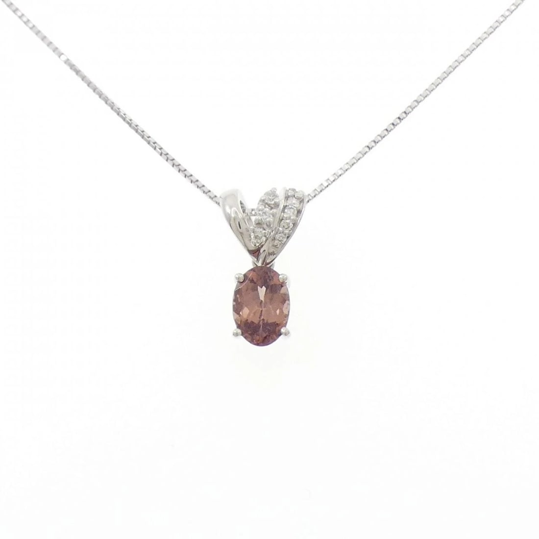 K18WG GARNET NECKLACE: K18WG Garnet Necklace Brand: Unbranded Type/Style: Garnet Necklace Material: K18 white gold, Main Stone Garnet Color: Does Not Apply Size: Length: 45cm Accessories: None Accessories Notice: When