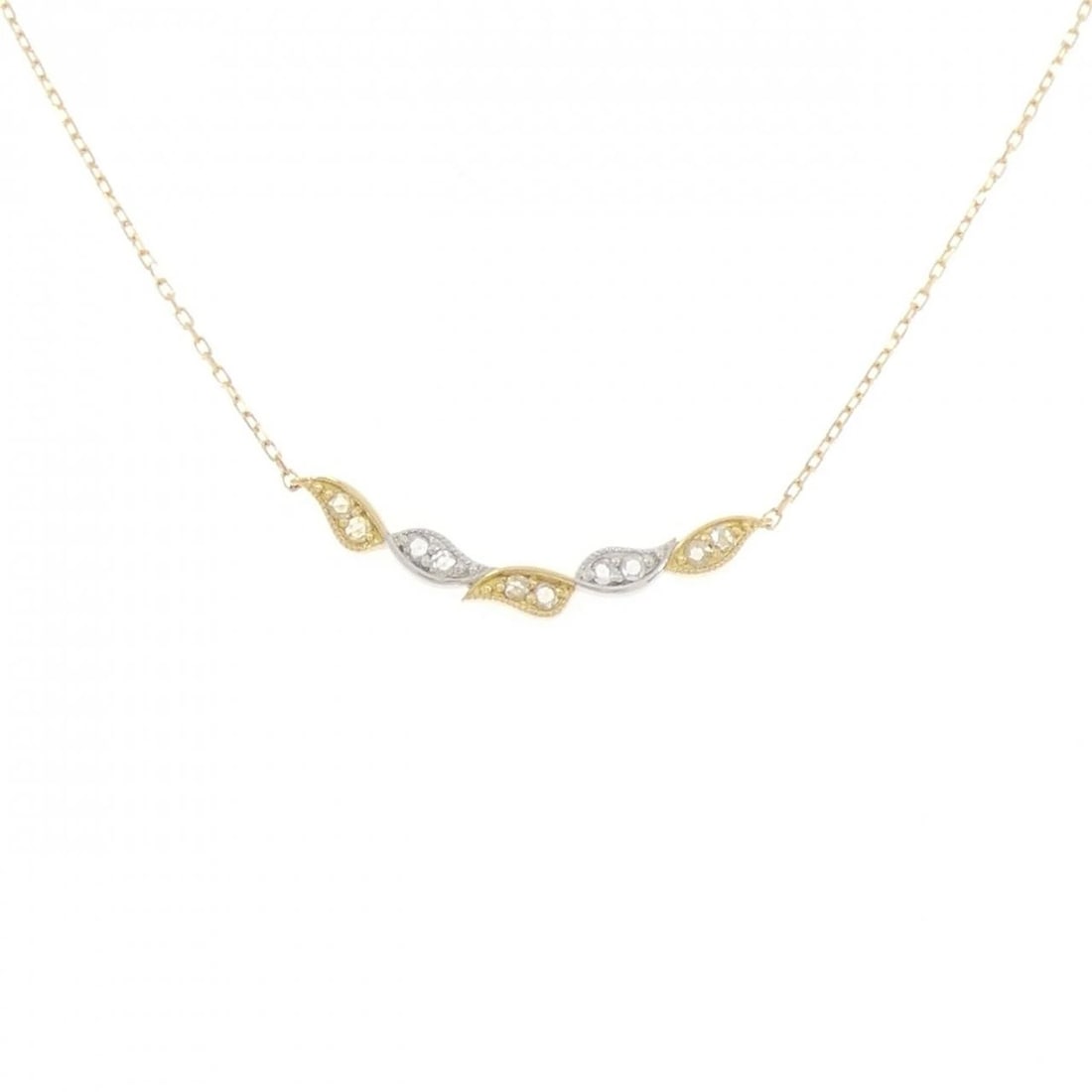 K18YG/K18WG DIAMOND NECKLACE: K18YG/K18WG Diamond Necklace Brand: Unbranded Type/Style: Diamond Necklace Material: 18K Yellow Gold/18K White Gold, Color: Does Not Apply Size: Length: 40-45cm Accessories: None Accessories Notice:
