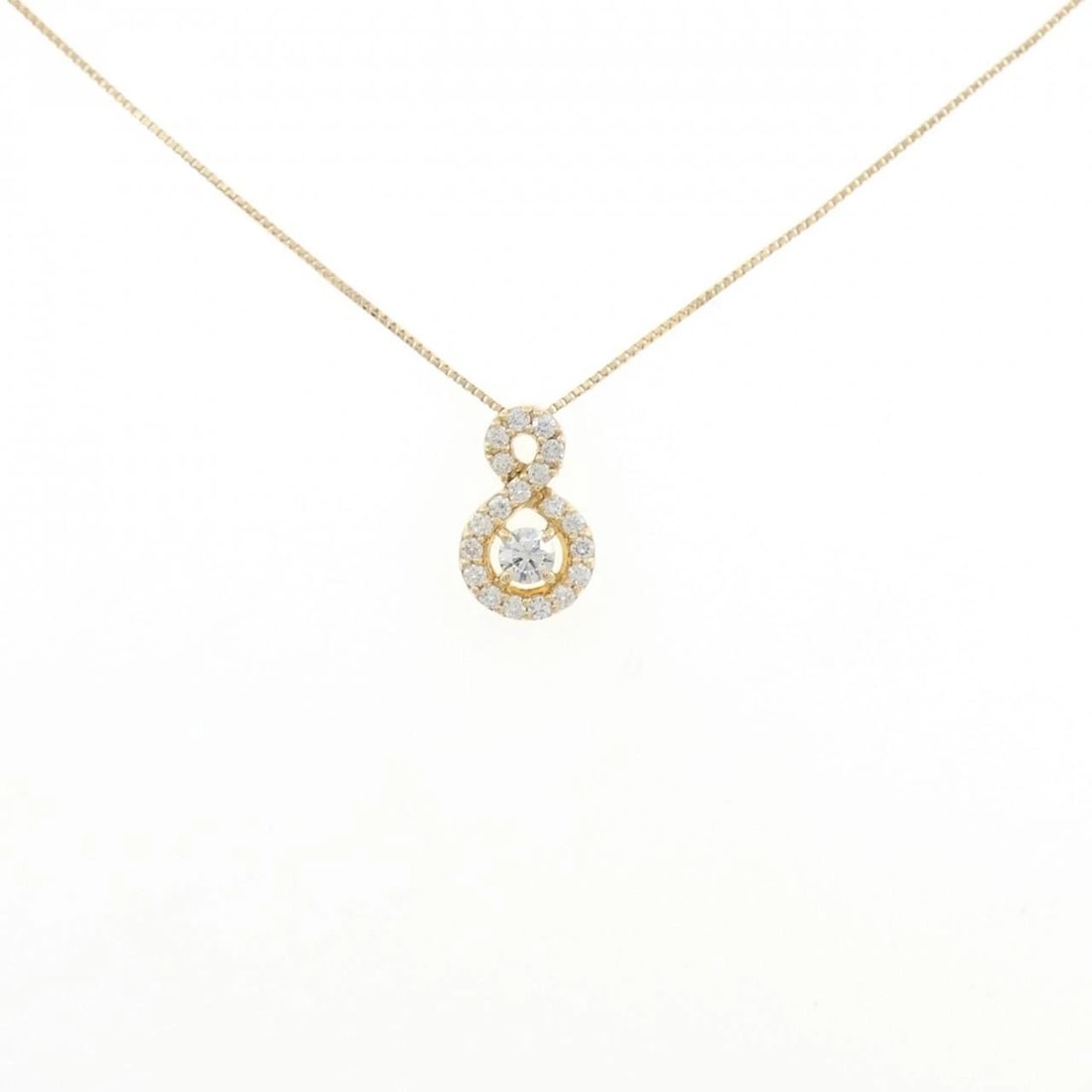18K YELLOW GOLD DIAMOND NECKLACE: 18K Yellow Gold Diamond Necklace Brand: Unbranded Type/Style: Diamond Necklace Material: K18 yellow gold, Color: Does Not Apply Size: Length: 40cm Accessories: None Accessories Notice: When
