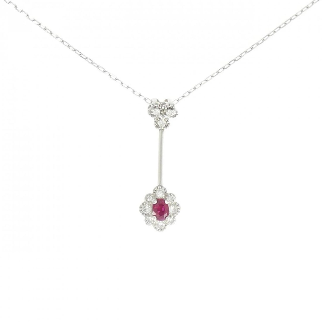 PT900/PT850 RUBY NECKLACE: PT900/PT850 Ruby Necklace Brand: Unbranded Type/Style: Ruby Necklace Material: Platinum900/Platinum850, Main Stone Ruby Color: Does Not Apply Size: Length: 45cm Accessories: None Accessori