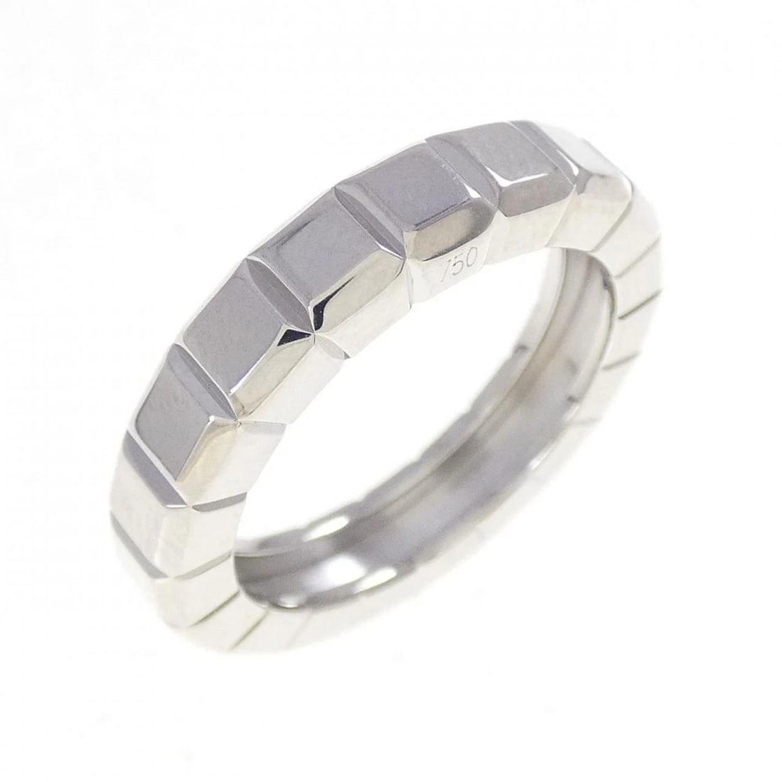 CHOPARD ICE CUBE RING: Chopard Ice Cube Ring Brand: Chopard Type/Style: Chopard Ring Material: 750 white gold, Color: White Gold Size: US5 1/4 Accessories: None Accessories Notice: When purchasing pre-owned goods, please