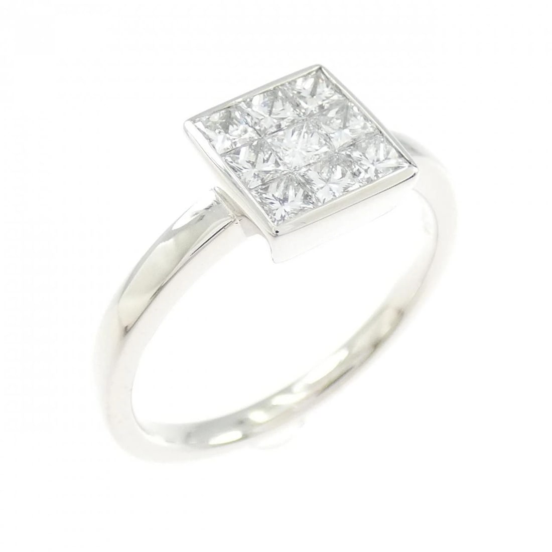 TASAKI DIAMOND RING: TASAKI Diamond Ring Brand: TASAKI Type/Style: Tasaki Ring Material: 750 white gold, Main Stone Natural Color: White Gold Size: US6 1/2 Accessories: None Accessories Notice: When purchasing pre-owned