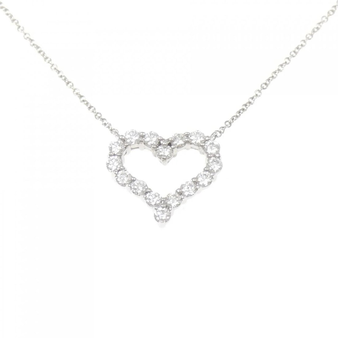 TIFFANY & CO. SENTIMENTAL HEART SMALL NECKLACE: TIFFANY & Co. Sentimental Heart Small Necklace Brand: TIFFANY&Co. Type/Style: TIFFANY&Co. Necklace Material: Platinum950, Main Stone Natural Color: Silver Size: length45cmActual Size Pendant length