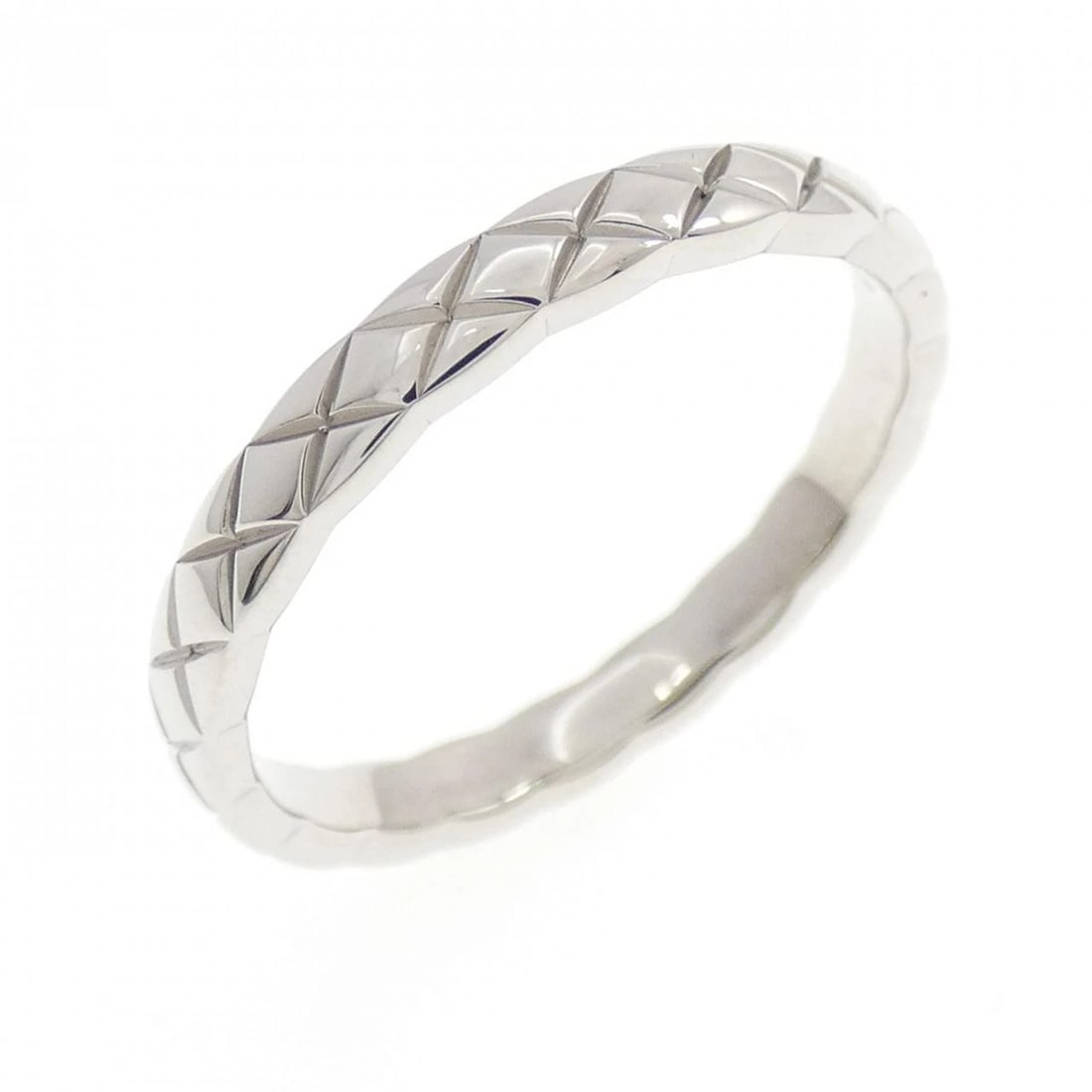 CHANEL COCO CRUSH SMALL RING: Chanel Coco Crush Small Ring Brand: CHANEL Type/Style: Chanel Ring Material: Platinum950, Color: Silver Size: US8(57) Accessories: None Accessories Notice: When purchasing pre-owned goods, please