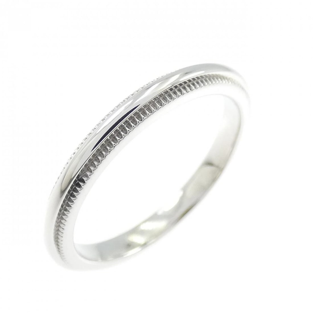TIFFANY & CO. MILGRAIN RING: TIFFANY & Co. Milgrain Ring Brand: TIFFANY&Co. Type/Style: TIFFANY & Co. Ring Material: Platinum950, Color: Silver Size: US4 Accessories: None Accessories Notice: When purchasing pre-owned goods,