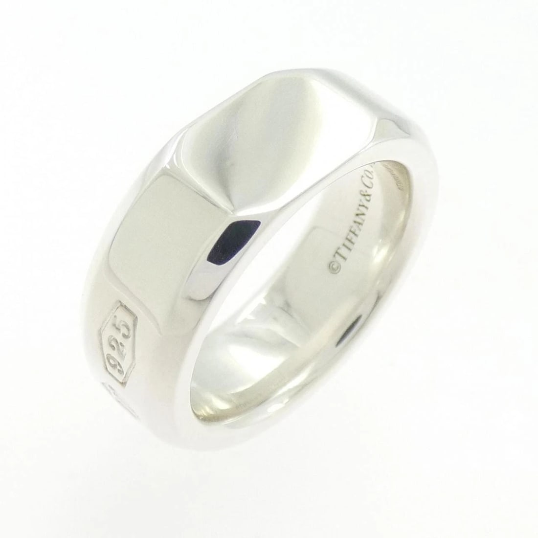TIFFANY & CO. RING: TIFFANY & Co. Ring Brand: TIFFANY&Co. Type/Style: TIFFANY & Co. Ring Material: 925Silver, Color: Silver Size: US4 1/2 Accessories: None Accessories Notice: When purchasing pre-owned goods,