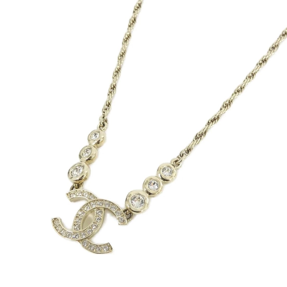 CHANEL NECKLACE: Chanel Necklace Brand: CHANEL Type/Style: Chanel Necklace Material: None, Color: CRYSTAL / GOLD Metal Size: Length: 42-48mm cm Top Width x Height: 2.2mm cm x 1.6mm cm Accessories: None Accessories