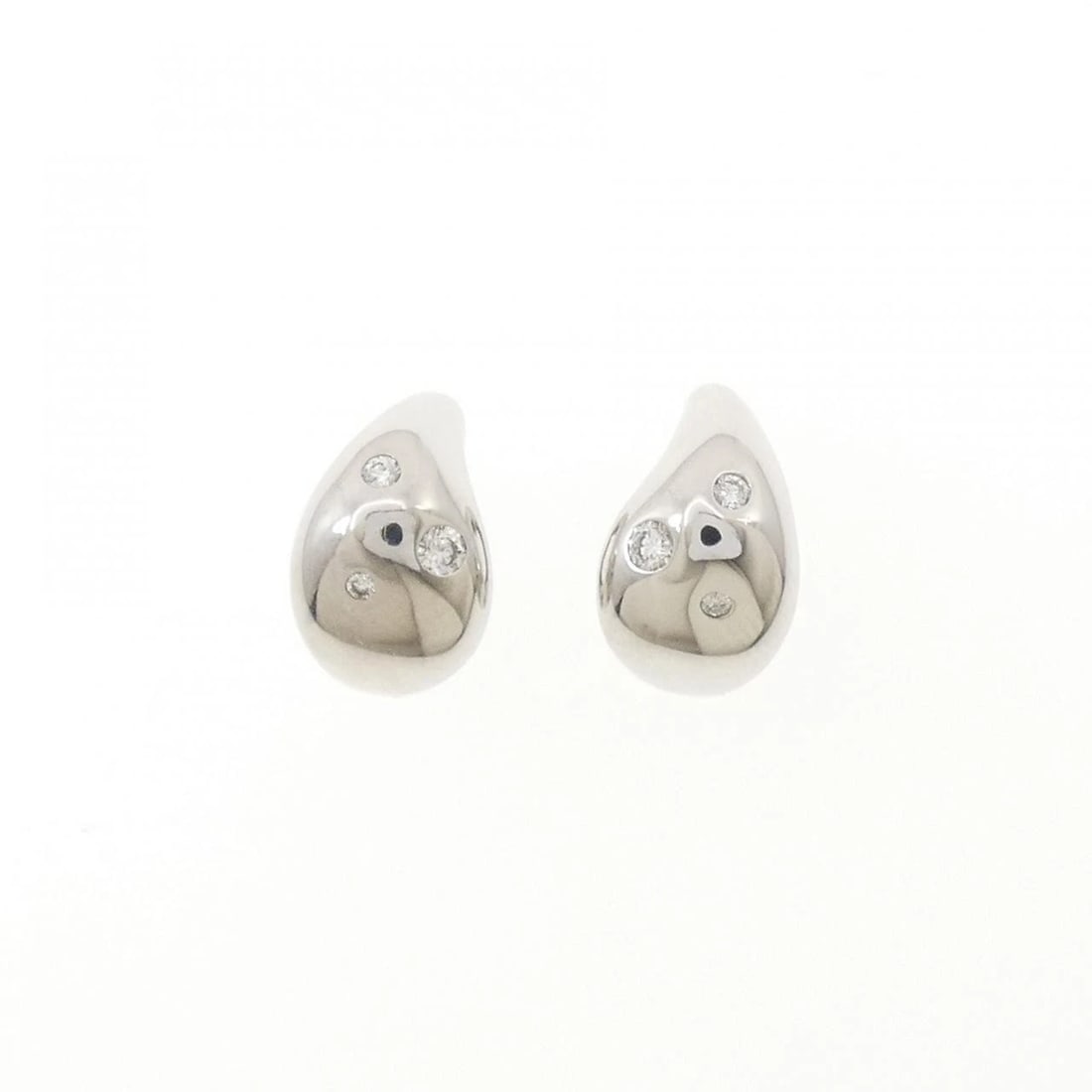 PONTE VECCHIO DIAMOND EARRING: Ponte Vecchio Diamond Earring Brand: Ponte Vecchio Type/Style: Ponte Vecchio Pierce/Earring Material: K18 white gold, Main Stone Natural Color: White Gold Size: Actual Size Approximate dimensions