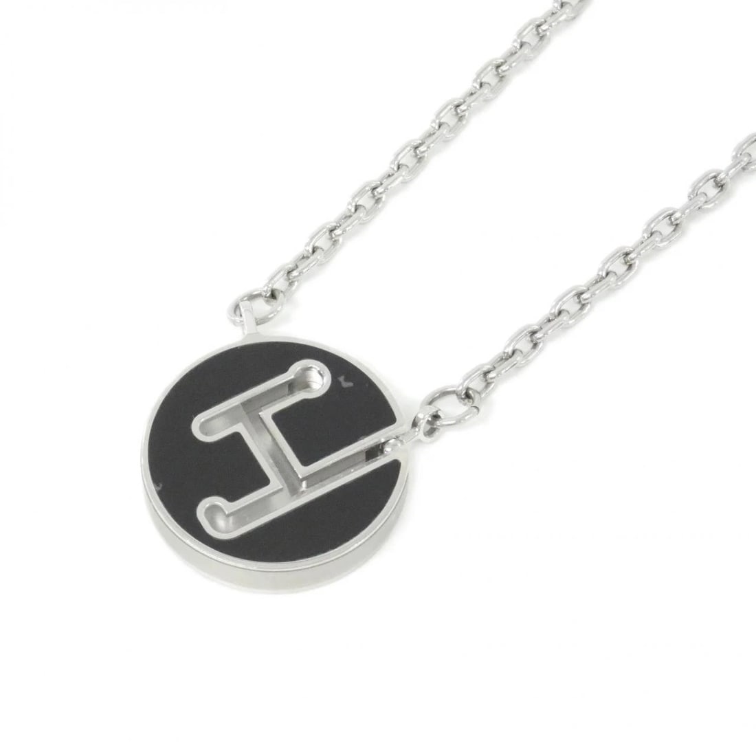 HERMES LABYRINTH NECKLACE: Hermes Labyrinth Necklace Brand: HERMES Type/Style: Hermes Necklace Material: Stainless steel steel, Color: BLACK (Black) / SILVER (Silver) Metal Size: Length: 57cm cm Motif width x height: 2.4cm cm