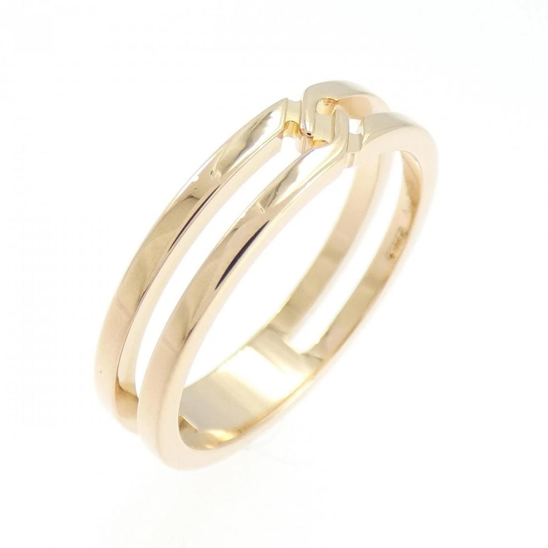 GUCCI INFINITY RING: Gucci Infinity Ring Brand: GUCCI Type/Style: Gucci Ring Material: 750 Pink Gold, Color: Pink Gold Size: US5(9) Accessories: None Accessories Notice: When purchasing pre-owned goods, please refer to