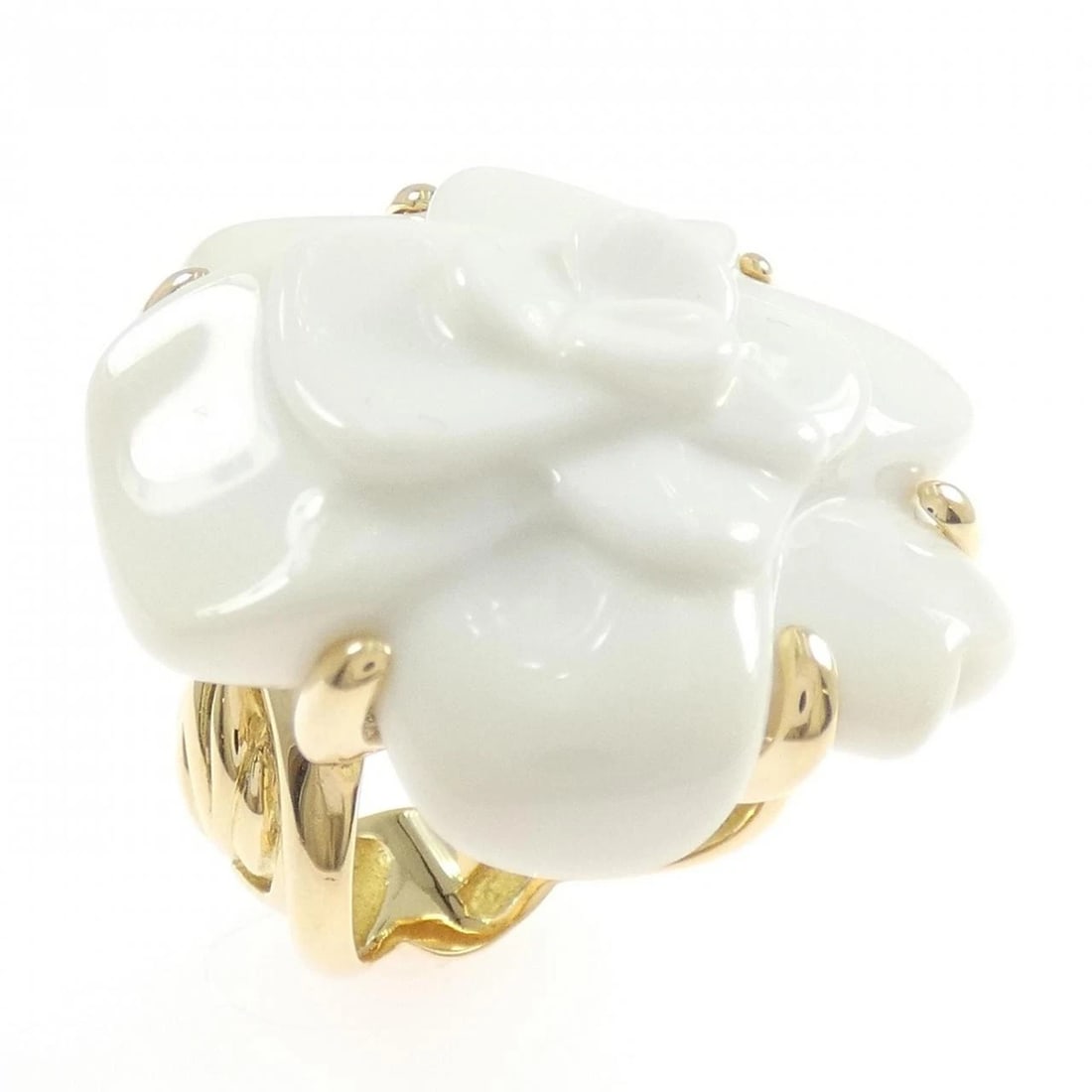 CHANEL CAMELLIA RING: Chanel Camellia Ring Brand: CHANEL Type/Style: Chanel Ring Material: 750 yellow gold, Main Stone Chalcedony Color: Yellow Gold Size: US5 1/4 Accessories: None Accessories Notice: When purchasing