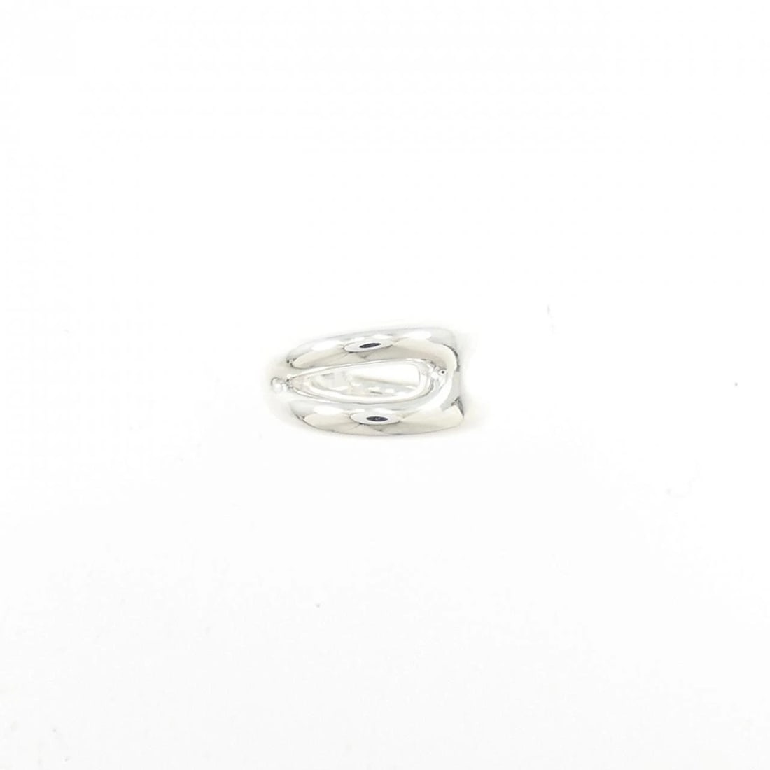HERMES CHAINE D'ANCRE PUNK EAR CUFF (SINGLE): Hermes Chaine d'Ancre Punk Ear Cuff (Single) Brand: HERMES Type/Style: Hermes Pierce/Earring Material: 925Silver, Color: Silver Size: Actual Size Approximate dimensions (height x width): 5.6mm x