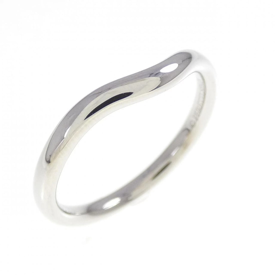 TIFFANY&CO. CURVED RING: TIFFANY&Co. Curved Ring Brand: TIFFANY&Co. Type/Style: TIFFANY & Co. Ring Material: Platinum950, Color: Silver Size: US5 Accessories: None Accessories Notice: When purchasing pre-owned goods, please