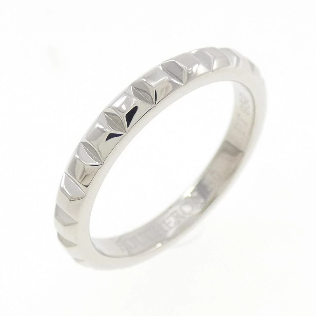BOUCHERON CLOU DE PARIS MEDIUM RING: Boucheron Clou de Paris Medium Ring Brand: Boucheron Type/Style: Boucheron Ring Material: Platinum950, Color: Silver Size: US5 1/4(50) Accessories: None Accessories Notice: When purchasing pre-owned