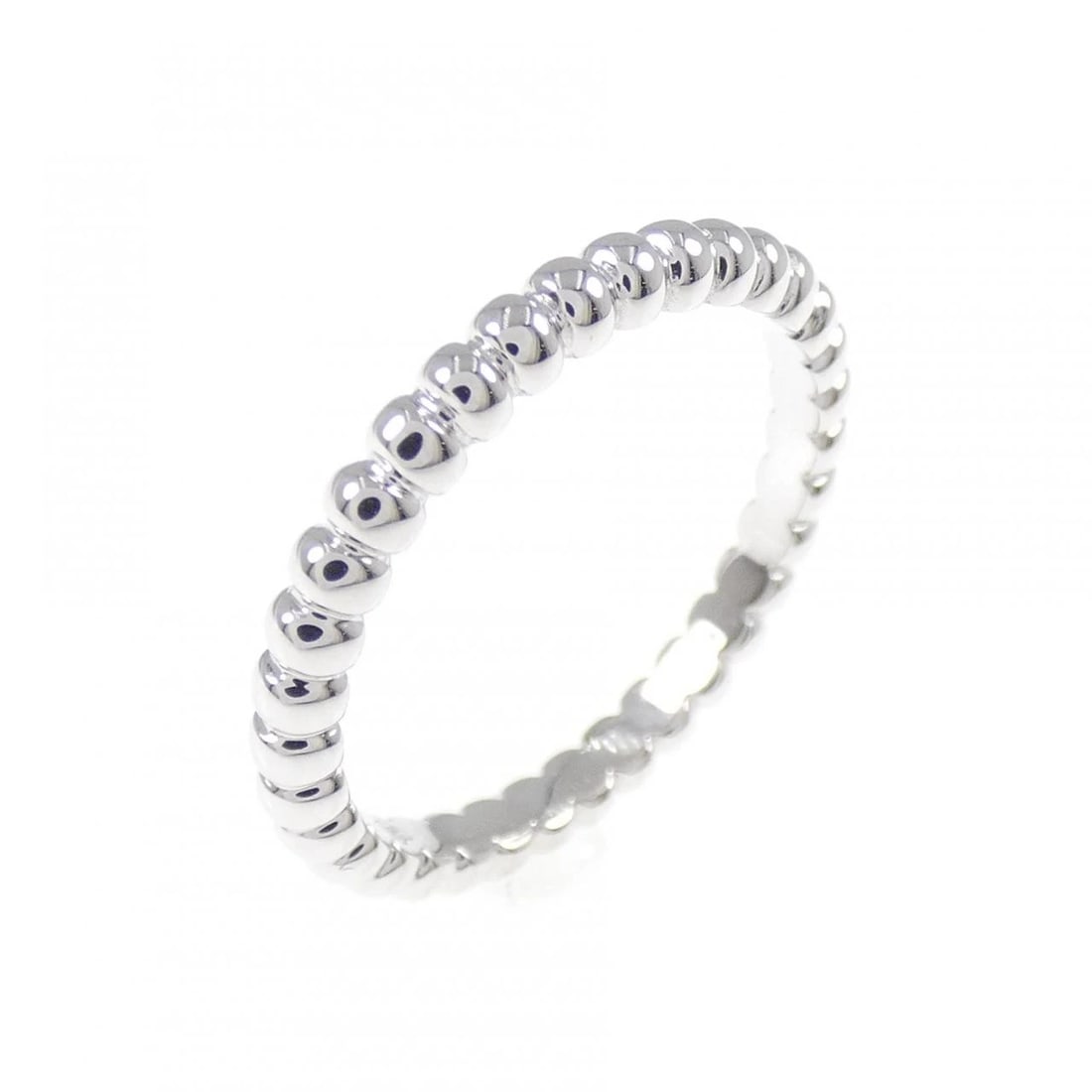 VAN CLEEF & ARPELS PERLEE SMALL RING: Van Cleef & Arpels Perlee Small Ring Brand: Van Cleef & Arpels Type/Style: Van Cleef & Arpels Ring Material: 750white gold, Color: White Gold Size: US3 3/4(46) Accessories: None Accessorie