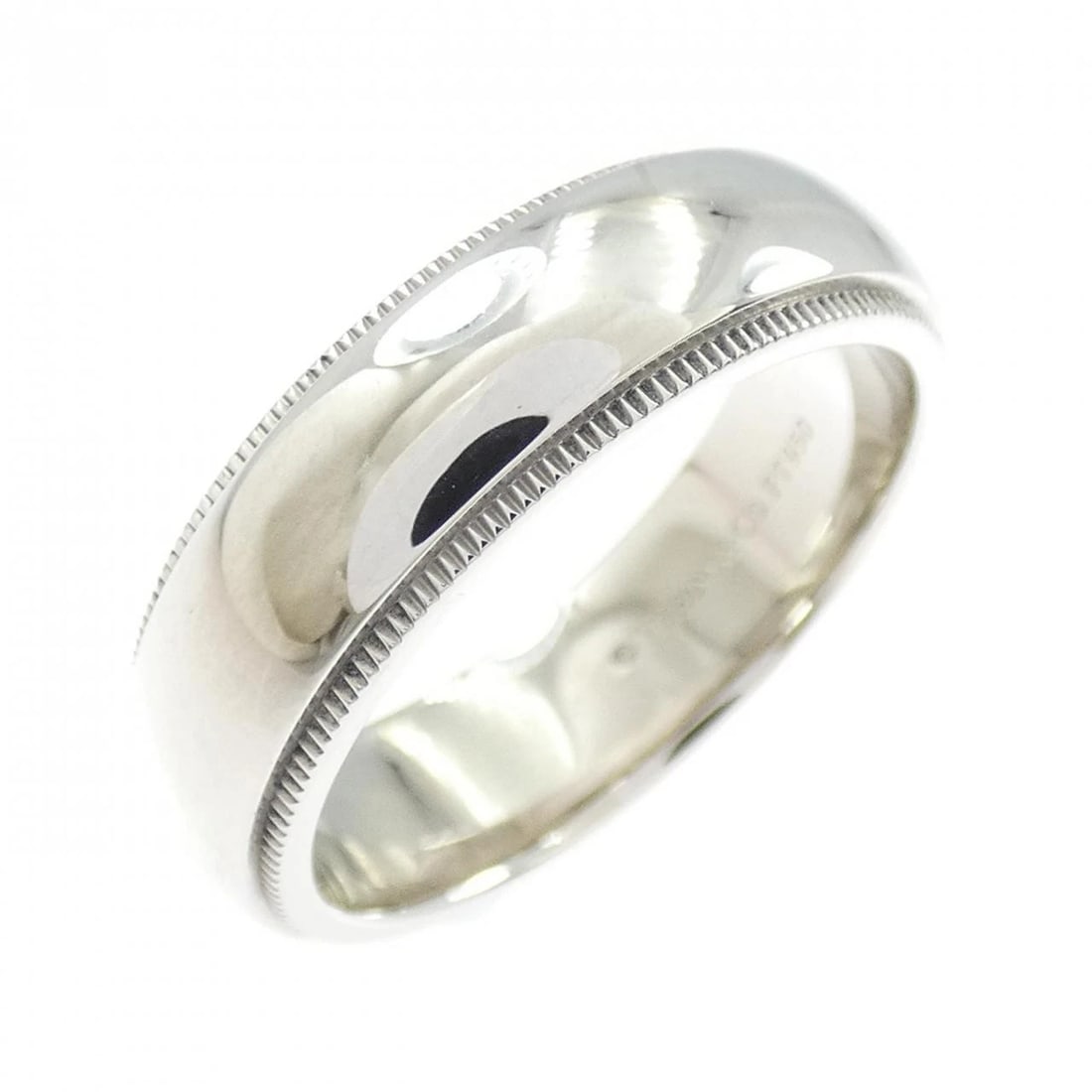 TIFFANY & CO. MILGRAIN RING: TIFFANY & Co. Milgrain Ring Brand: TIFFANY&Co. Type/Style: TIFFANY & Co. Ring Material: Platinum950, Color: Silver Size: US8 Accessories: None Accessories Notice: When purchasing pre-owned goods,