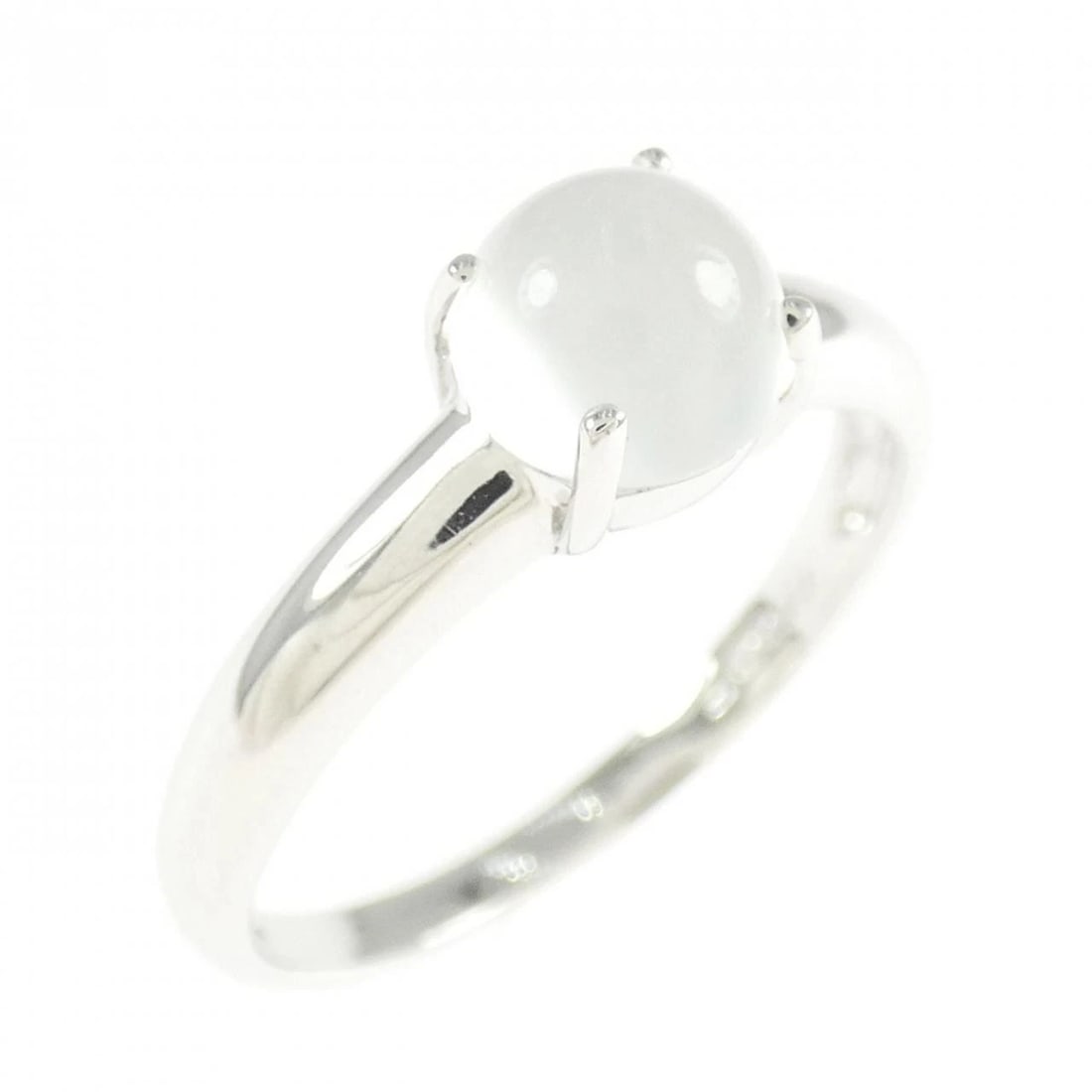 MOONSTONE RING: Moonstone Ring Brand: Type/Style: Ring Material: K18 White Gold, Main Stone Moonstone Color: White Gold Size: US6 Accessories: None Accessories Notice: When purchasing pre-owned goods, please refer