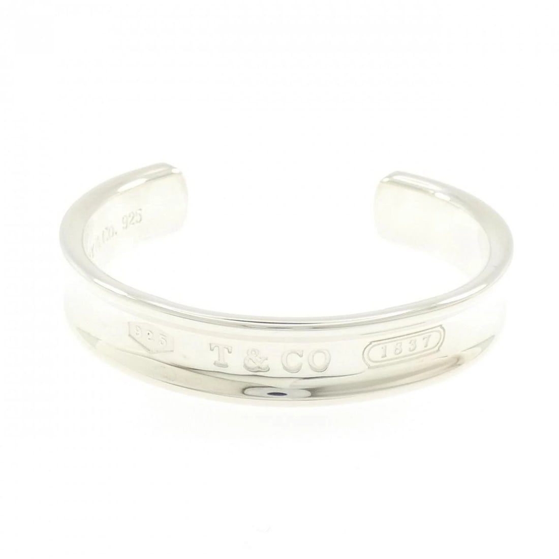 TIFFANY & CO. BANGLE: TIFFANY & Co. Bangle Brand: TIFFANY&Co. Type/Style: TIFFANY & Co. Bracelet Material: 925Silver, Color: Silver Size: 15.5cm Max width approx.: 11.9mm Accessories: None Accessories Notice: When