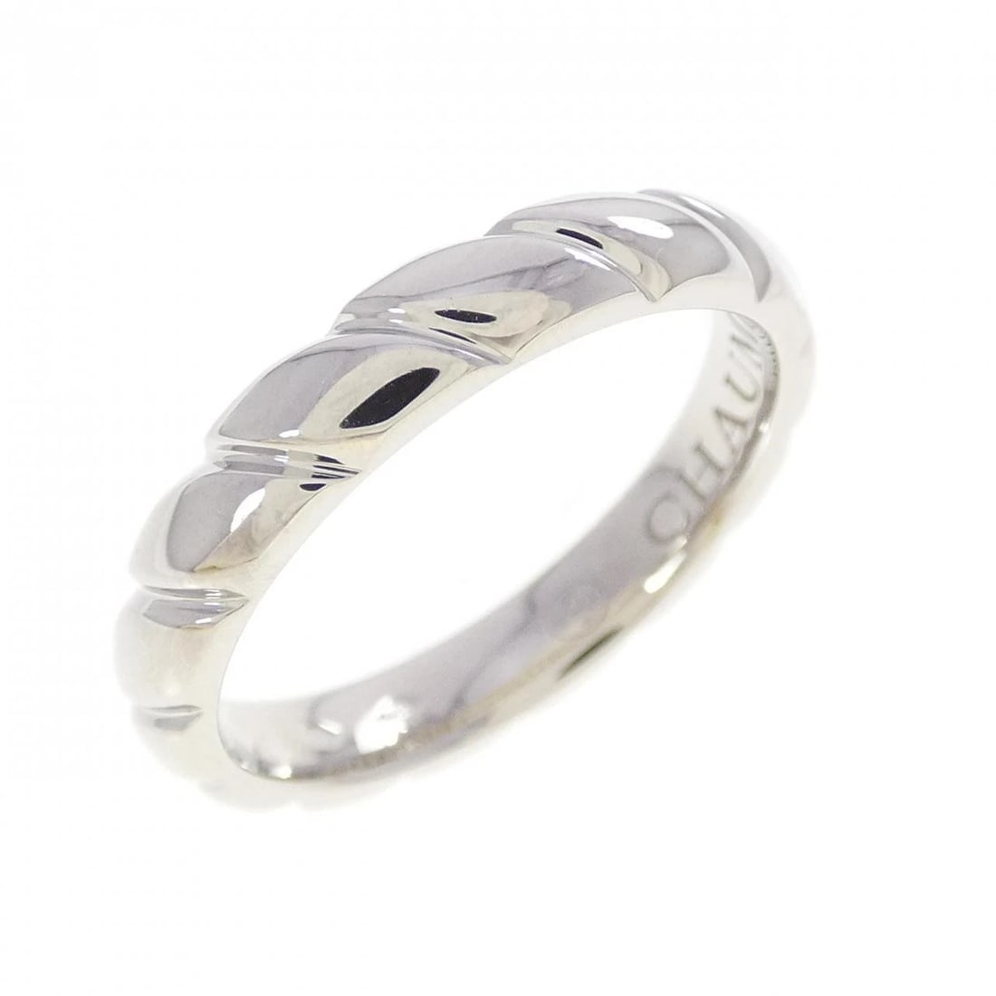CHAUMET TORSADE CLASSIC RING: Chaumet Torsade Classic Ring Brand: Chaumet Type/Style: Chaumet Ring Material: Platinum950, Color: Platinum Size: US7 1/4 Accessories: None Accessories Notice: When purchasing pre-owned goods, please
