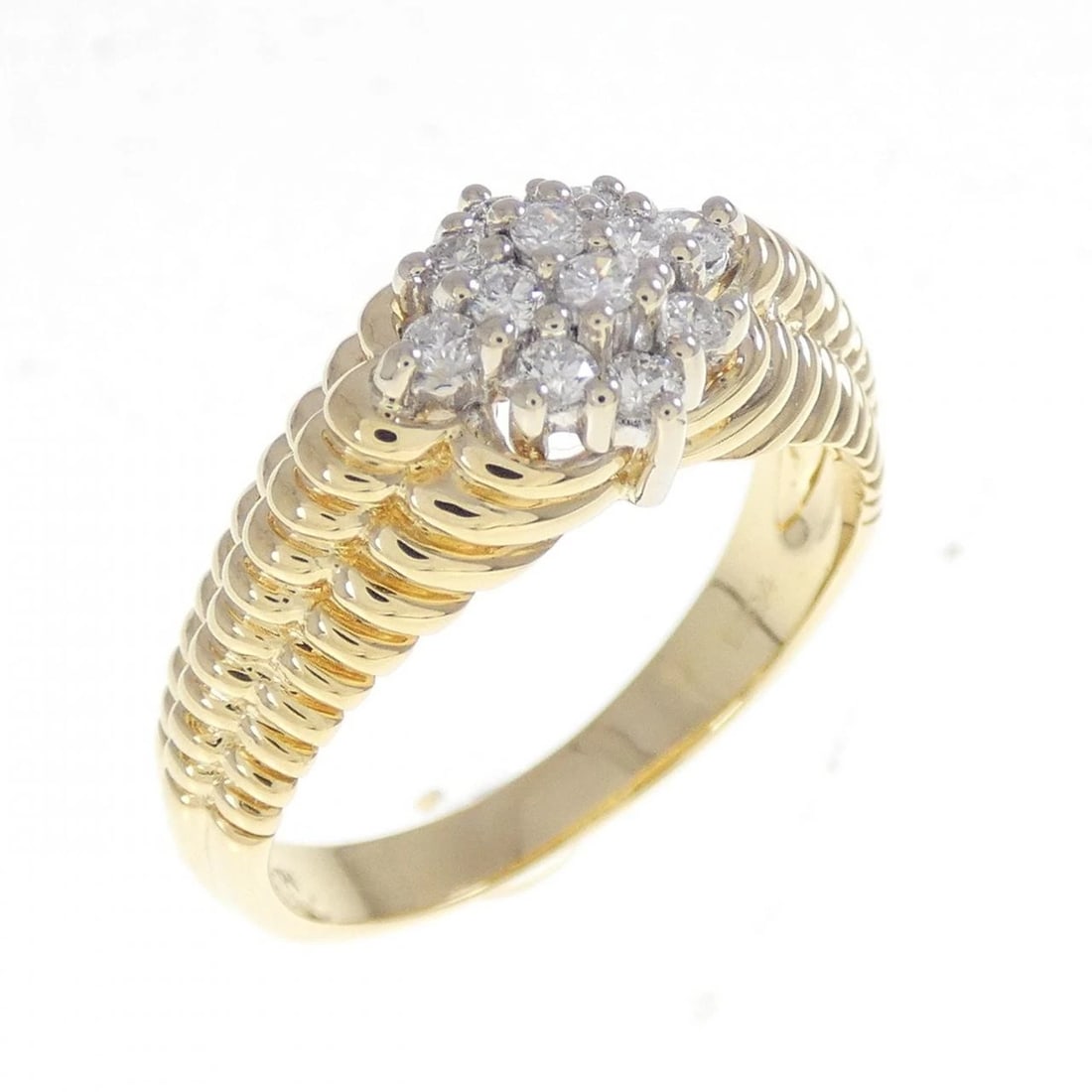 PONTE VECCHIO DIAMOND RING: Ponte Vecchio Diamond Ring Brand: Ponte Vecchio Type/Style: Ponte Vecchio Ring Material: 18K Yellow Gold/18K White Gold, Main Stone Natural Color: Yellow Gold White Gold Size: US6 1/4 Accessories: