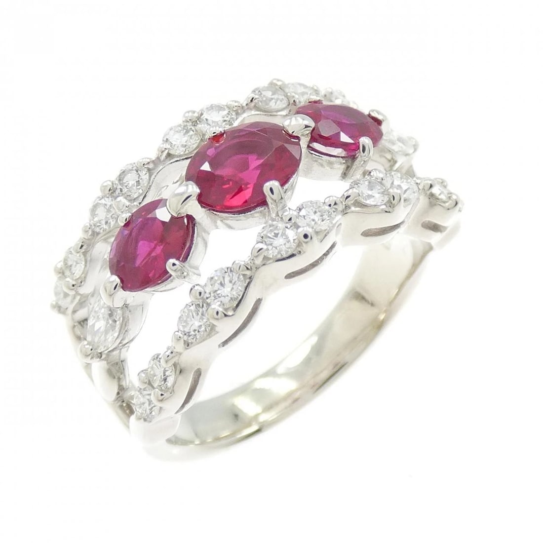 TASAKI RUBY RING: TASAKI Ruby Ring Brand: TASAKI Type/Style: Tasaki Ring Material: K18 white gold, Main Stone Ruby Color: white gold Size: Max width approx: 10.1mm Accessories: None Accessories Notice: When purchasing