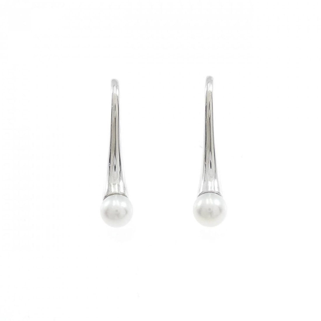 MIKIMOTO AKOYA PEARL PIERCE: Mikimoto Akoya Pearl Pierce Brand: MIKIMOTO Type/Style: MIKIMOTO Pierce/Earring Material: K18 white gold, Color: white gold Size: Approximate dimensions (height x width): 21.4cm x 4.7cm Accessorie