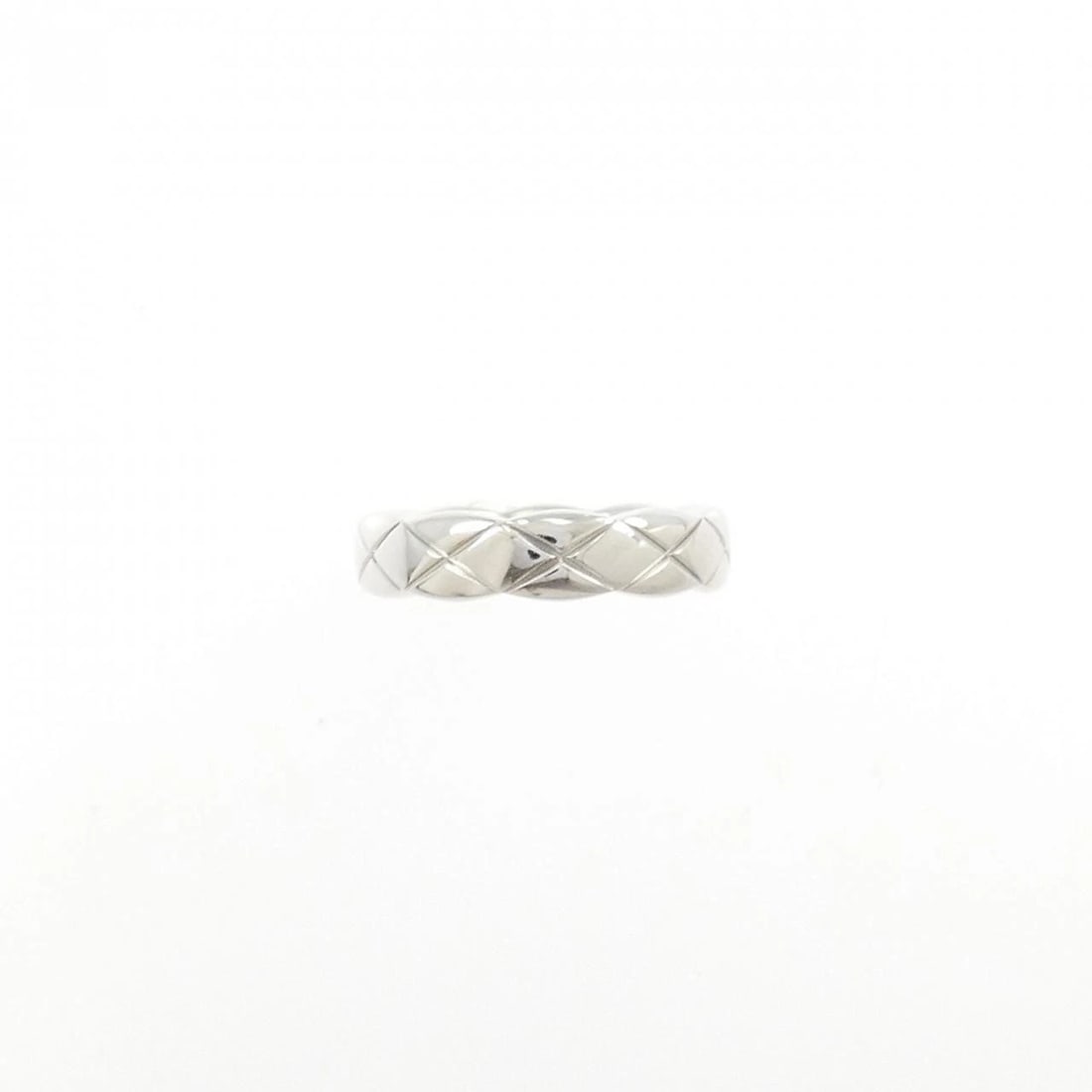 CHANEL COCO CRUSH EAR CUFF (SINGLE EAR): Chanel Coco Crush ear cuff (single ear) Brand: CHANEL Type/Style: Chanel Pierce/Earring Material: 750 white gold, Color: white gold Size: Approximate dimensions (height x width): 3.3cm x 14.4cm