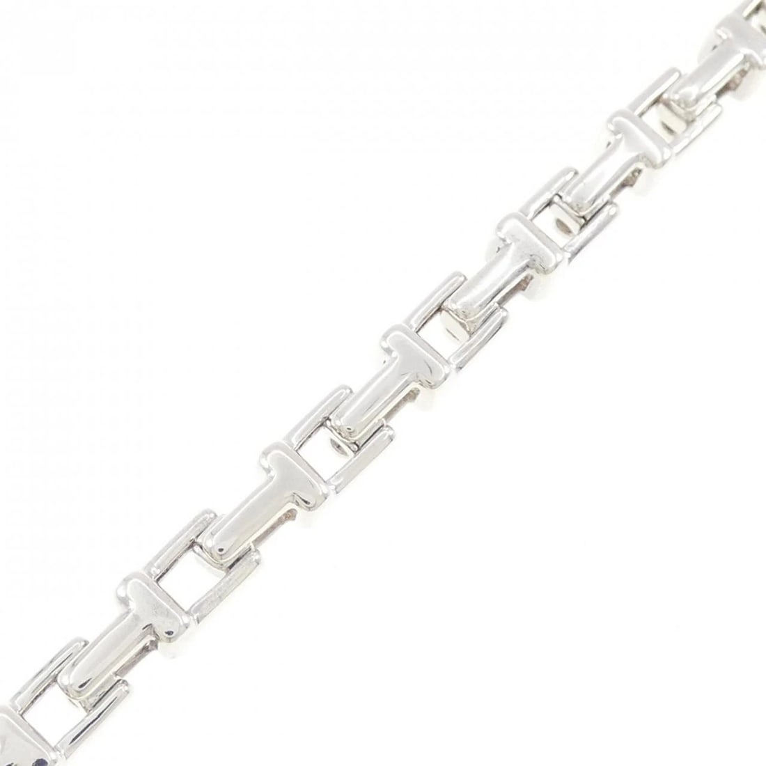 TIFFANY & CO. T NARROW CHAIN BRACELET: TIFFANY & Co. T Narrow Chain Bracelet Brand: TIFFANY&Co. Type/Style: TIFFANY & Co. Bracelet Material: 925Silver, Color: Silver Size: 18cm Max width approx: 4.8mm Accessories: None Accessories Notice: