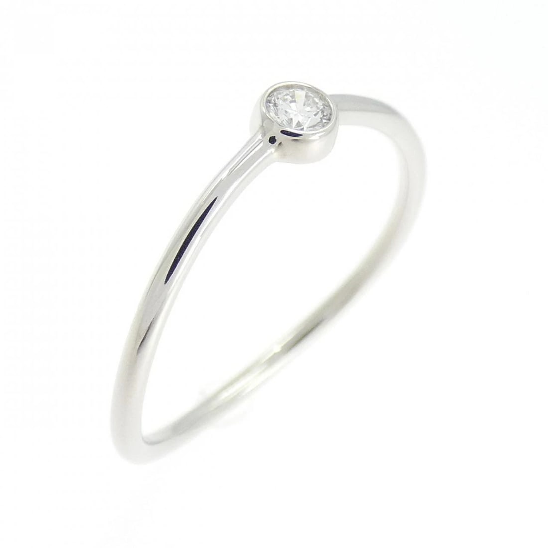 TIFFANY & CO. WAVE SINGLE ROW RING: TIFFANY & Co. Wave Single Row Ring Brand: TIFFANY&Co. Type/Style: TIFFANY & Co. Ring Material: Platinum950, Main Stone Natural Color: Platinum Size: US5 1/4 Accessories: None Accessories Notice: When