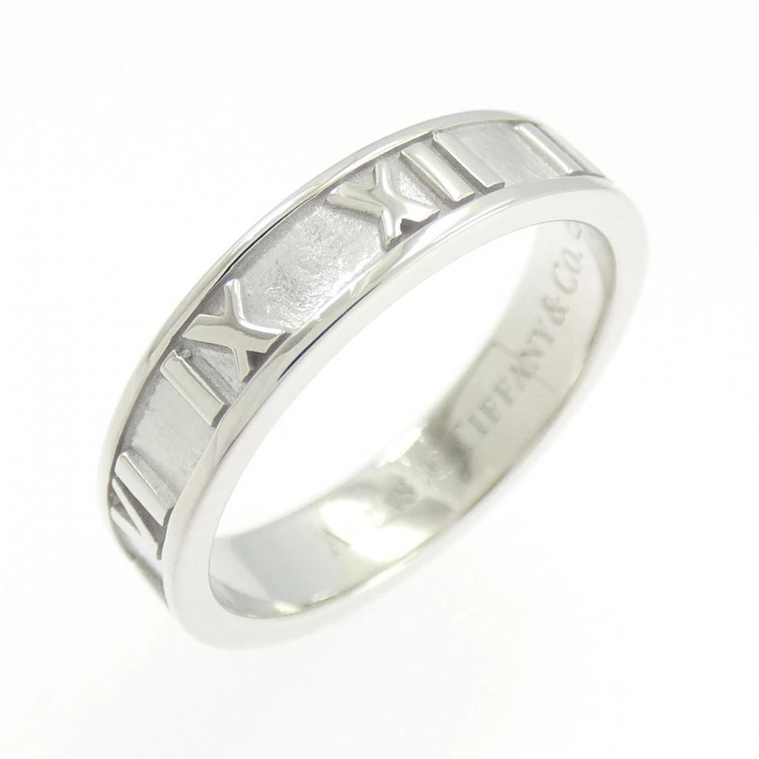 TIFFANY&CO. ATLAS RING: TIFFANY&Co. Atlas Ring Brand: TIFFANY&Co. Type/Style: TIFFANY & Co. Ring Material: 750 white gold, Color: white gold Size: US5 Accessories: None Accessories Notice: When purchasing pre-owned goods,