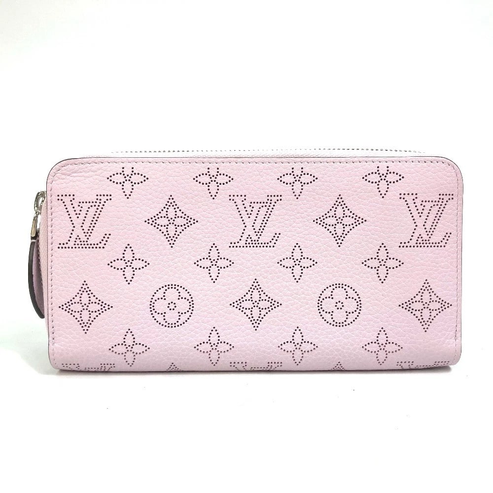 LOUIS VUITTON MONOGRAMMAHINA ZIPPY WALLET ZIP: LOUIS VUITTON MonogramMahina Zippy wallet Zip Brand: LOUIS VUITTON Type/Style: Long Wallet Material: Monogram Mahina Leather Color: Guimauve / purple Size: W7.5xH3.9inch / W19cmxH10cm Accessories: