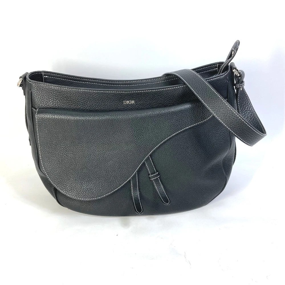 DIOR OBLIQUE SADDLE SOFT BAG CROSSBODY BAG: Dior Oblique saddle soft bag Crossbody bag Brand: Dior Type/Style: Shoulder Bag Material: Leather Color: Black Size: W13.4xH10.8xD5.3inch / W34cmxH27.5cmxD13.5cm Accessories: None Accessories Notice: