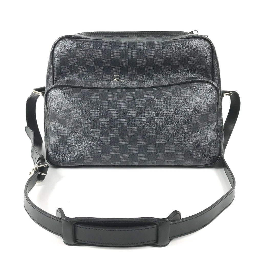 LOUIS VUITTON DAMIER GRAPHITE IO BAG: LOUIS VUITTON Damier Graphite Io Bag Brand: Louis Vuitton Type/Style: Shoulder Bag Material: DamierGraphiteCanvas Color: Black Size: W12.8xH9.3xD4.1inch / W32.5cmxH23.5cmxD10.5cm Accessories: None