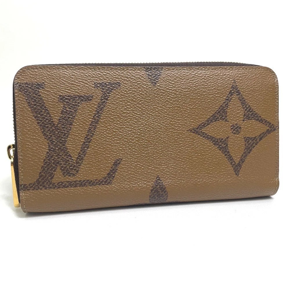 LOUIS VUITTON MONOGRAM GIANT ZIPPY WALLET: LOUIS VUITTON Monogram Giant Zippy Wallet Brand: LOUIS VUITTON Type/Style: Long Wallet Material: MonogramCanvas Color: Brown Size: W7.7xH4.1inch / W19.5cmxH10.5cm Accessories: None Accesso