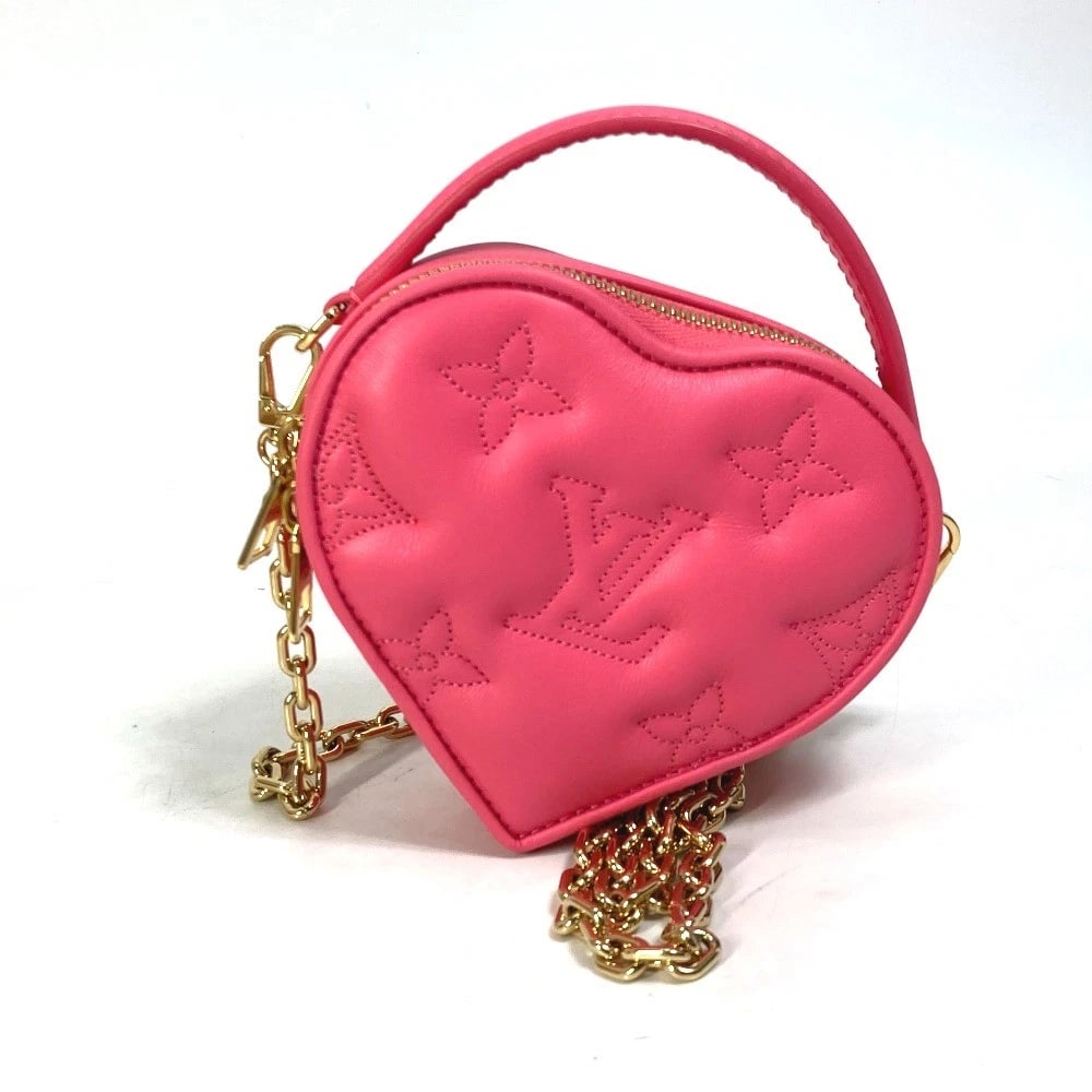 LOUIS VUITTON MONOGRAM BUBBLEGLAM POP MY HEART - POUCH: LOUIS VUITTON Monogram bubbleglam Pop My Heart - Pouch Brand: LOUIS VUITTON Type/Style: Shoulder Bag Material: Leather Color: Dragon fruit/ Pink Size: W5.5xH5.1xD2.2inch / W14cmxH13cmxD5.5cm