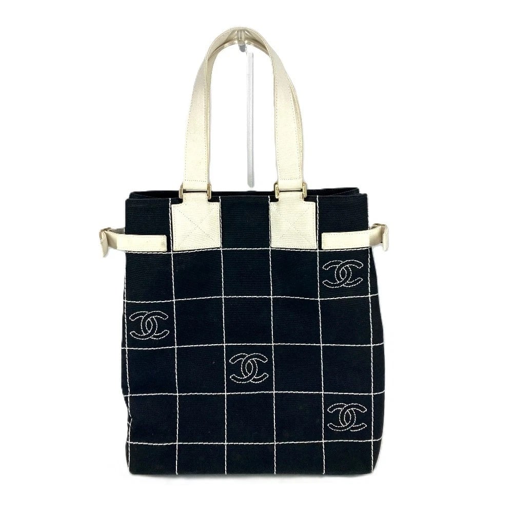 CHANEL CC CC MARK BICOLOR TOTE BAG: CHANEL CC CC Mark Bicolor Tote Bag Brand: CHANEL Type/Style: Shoulder Bag Material: Canvas Color: Black / White Size: W11.8xH14.2xD5.1inch / W30cmxH36cmxD13cm Accessories: None Accessories