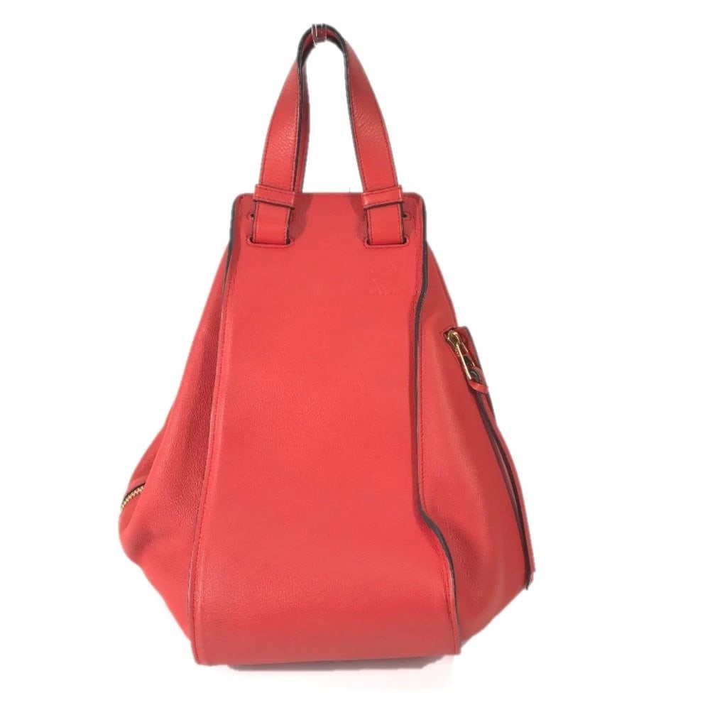 LOEWE CROSSBODY HAMMOCK 2WAY SHOULDER BAG: LOEWE Crossbody hammock 2WAY Shoulder Bag Brand: LOEWE Type/Style: Hand Bag Material: Leather Color: Red Size: W11.6xH10.6xD6.7inch / W29.5cmxH27cmxD17cm Accessories: None Accessories Noti