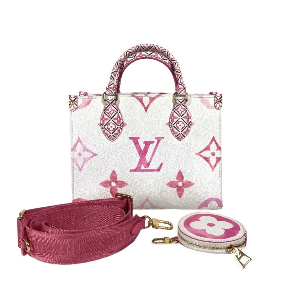 LOUIS VUITTON MONOGRAM BY THE POOL HAND BAG: LOUIS VUITTON Monogram by the pool Hand Bag Brand: LOUIS VUITTON Type/Style: Shoulder Bag Material: Monogram Canvas Color: Pinkxwhite Size: W9.6xH7.3xD3.9inch / W24.5cmxH18.5cmxD10cm Accessories: