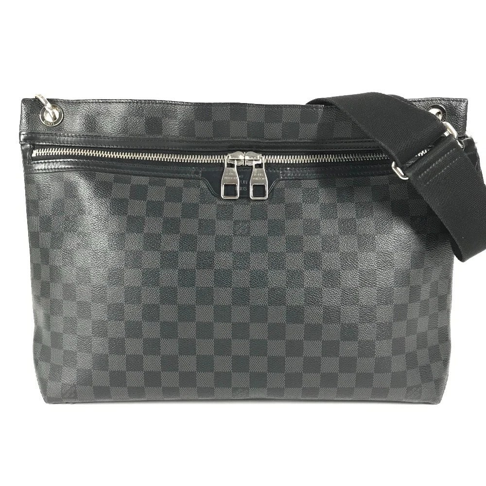 LOUIS VUITTON DAMIER GRAPHITE HUNTER BAG: LOUIS VUITTON Damier Graphite Hunter Bag Brand: Louis Vuitton Type/Style: Shoulder Bag Material: Damier Graphite Canvas Color: Black Size: W16.9xH11.2xD3.9inch / W43cmxH28.5cmxD10cm Accessories: N
