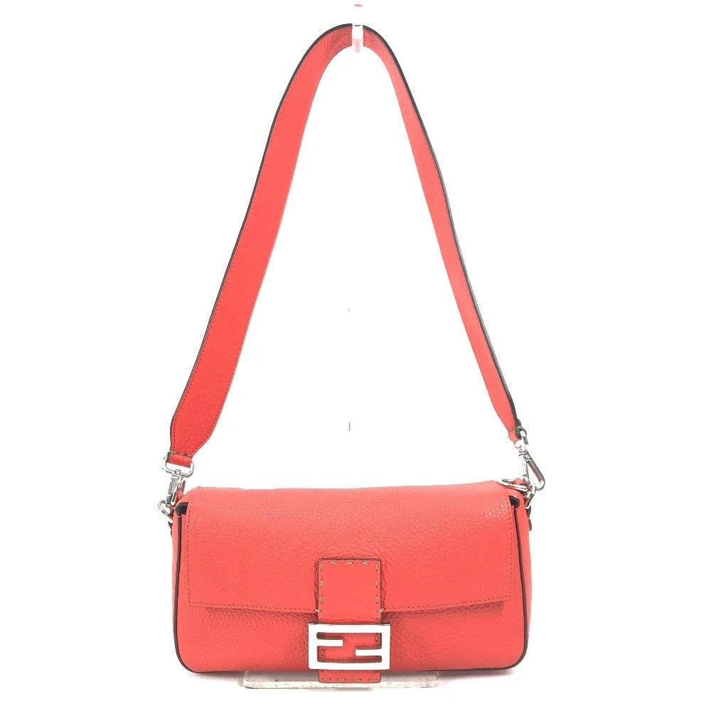 FENDI MAMMA BAGUETTE SELLERIA SHOULDER BAG: FENDI Mamma Baguette Selleria Shoulder Bag Brand: FENDI Type/Style: Shoulder Bag Material: Leather Color: Red Size: W10.6xH5.9xD2.4inch / W27cmxH15cmxD6cm Accessories: None Accessories Not