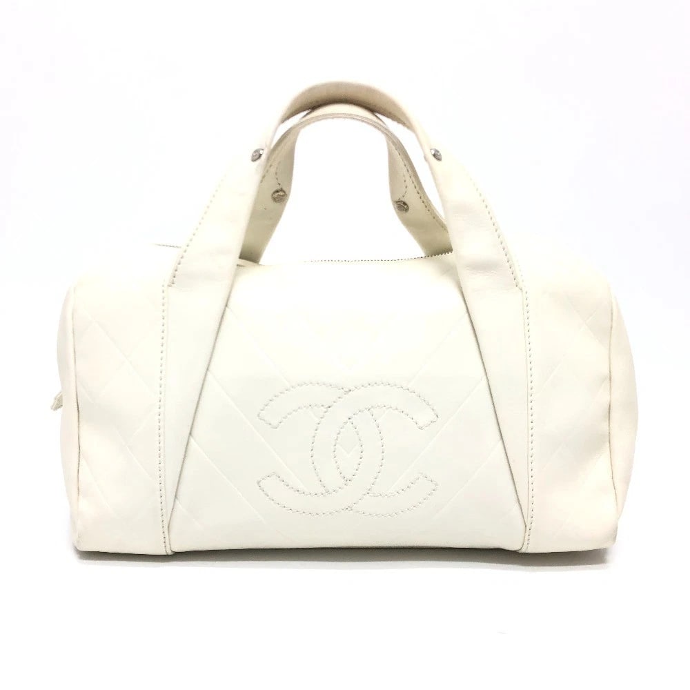 CHANEL CC CC MARK CHEVRON BAG HAND BAG: CHANEL CC CC Mark Chevron Bag Hand Bag Brand: CHANEL Type/Style: Duffle Bag Material: Calf leather Color: White Size: W12.2xH6.5xD5.7inch / W31cmxH16.5cmxD14.5cm Accessories: None Accessor