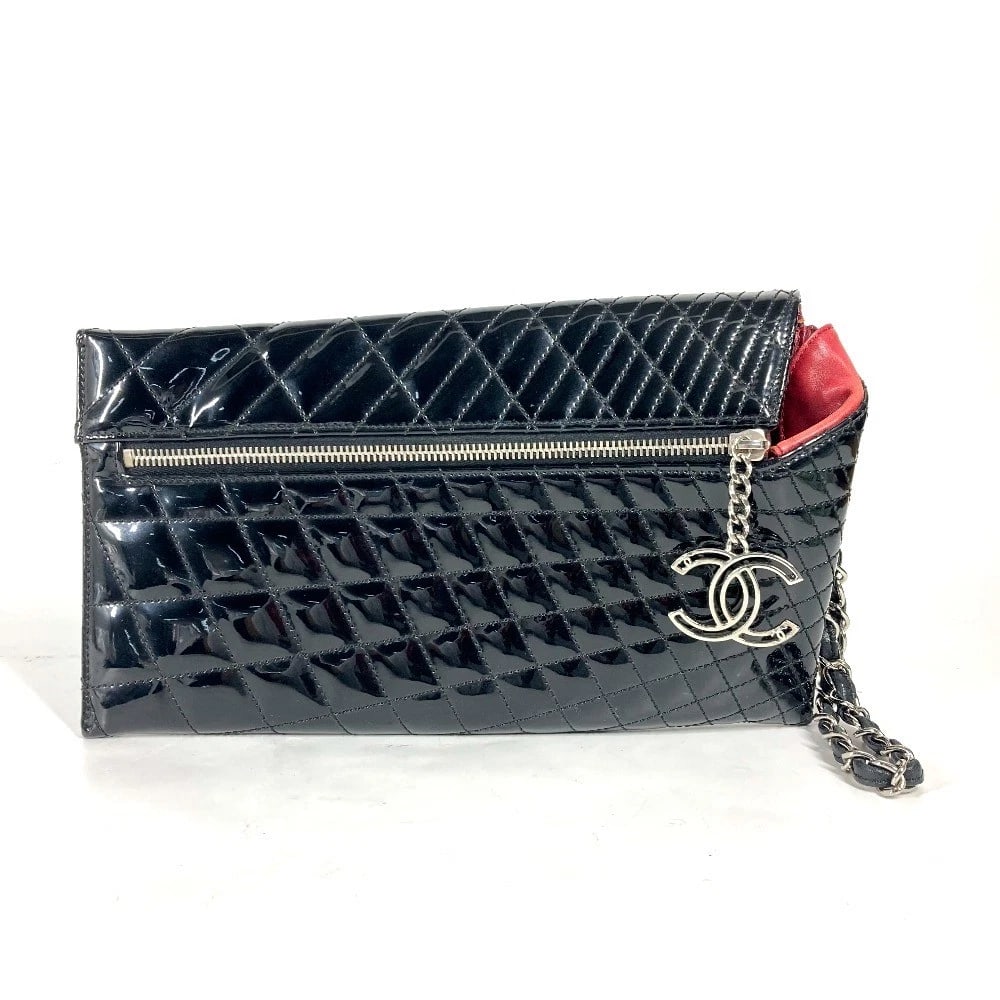 CHANEL WITH CHAIN STRAP CC CC MARK LOGO QUILTED BAG: CHANEL With Chain strap CC CC Mark Logo Quilted bag Brand: CHANEL Type/Style: Clutch bag Material: Patent leather Color: Black/SilverHardware Size: W10.4xH5.9inch / W26.5cmxH15cm Accessories: None